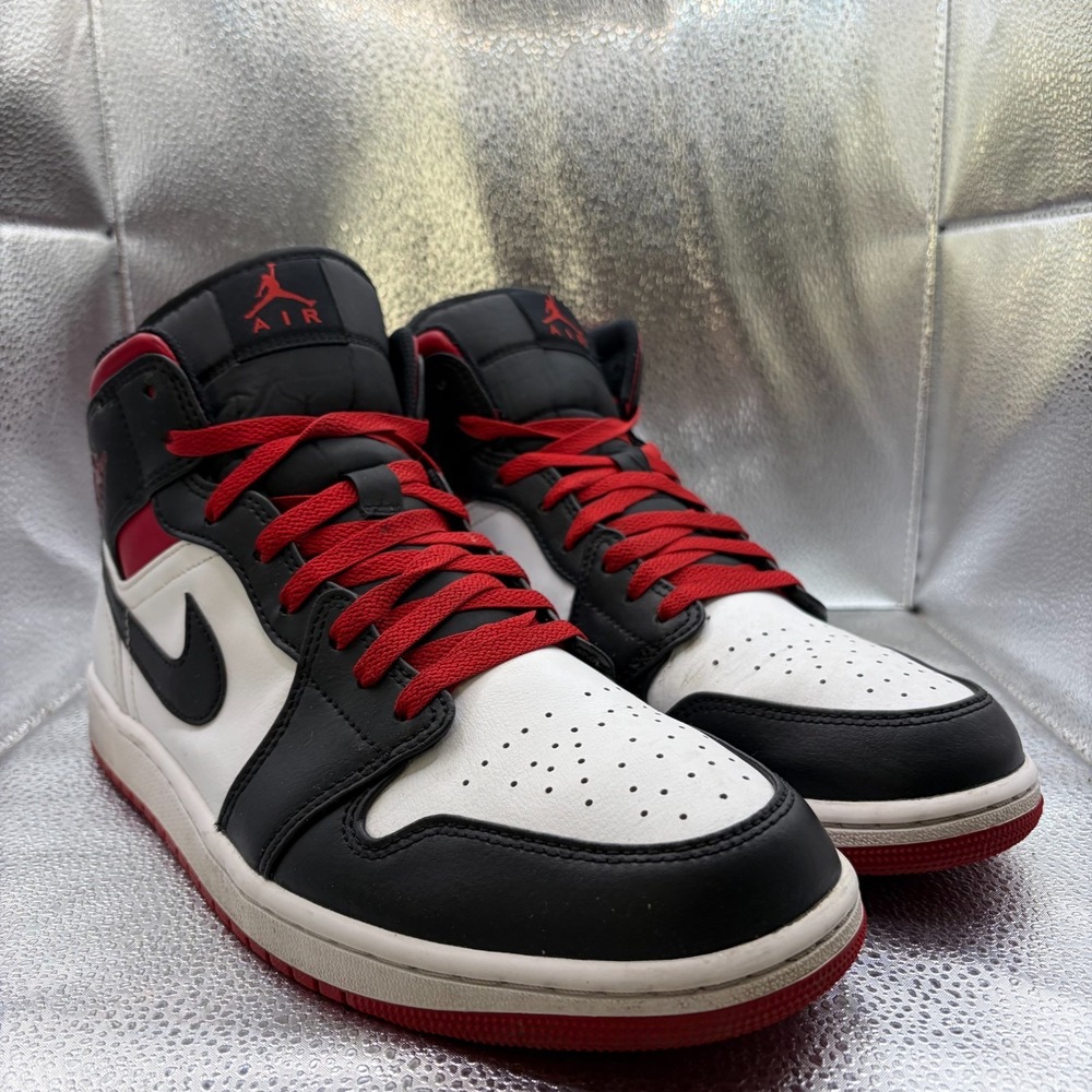 Size 11 Air Jordan 1 Mid Gym Red Black Toe Mens Lace Up Sneaker Shoes DQ8426-106